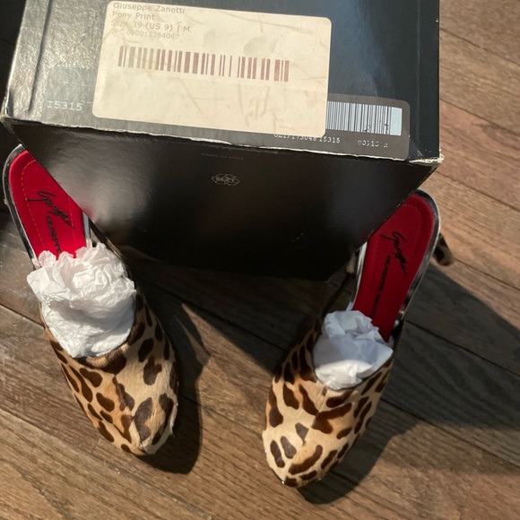 Giuseppe Zanotti Women's Pony Hair Mules - Picture 2 of 7